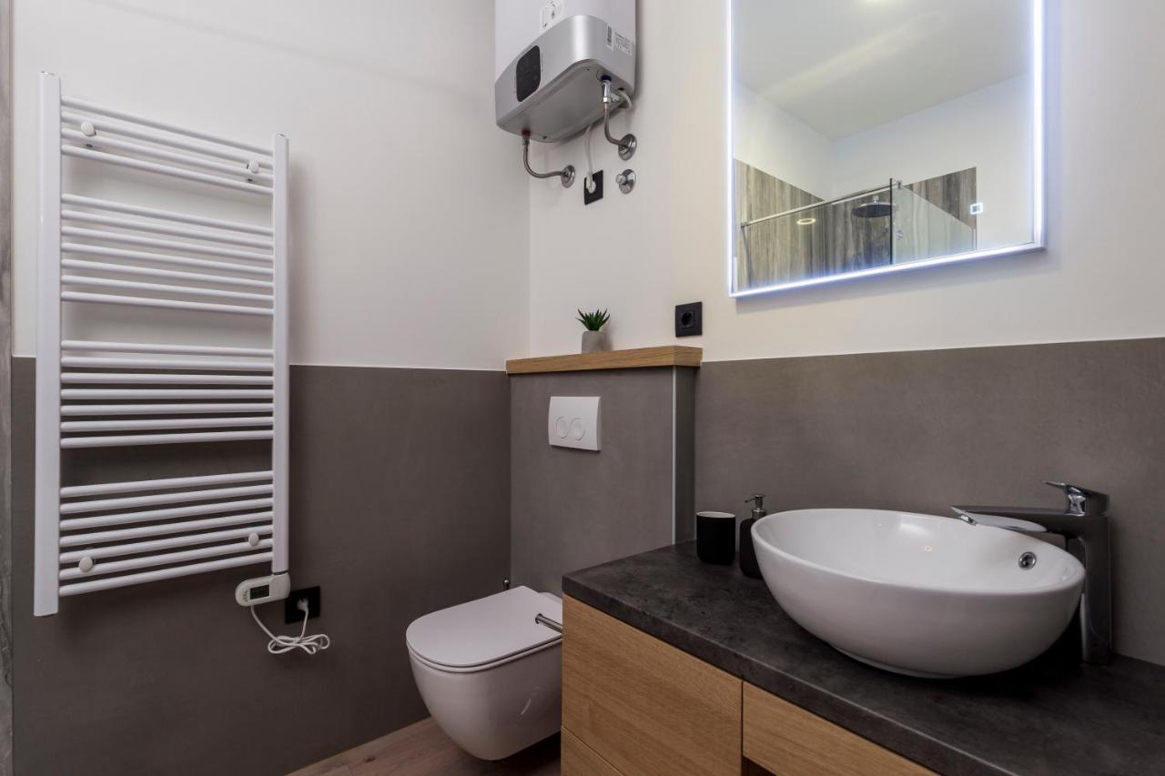 Deluxe Apartments "In The Center" Rijeka Exterior photo